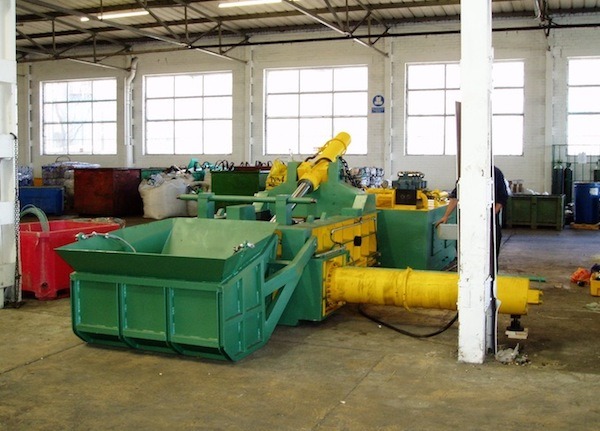 Buffalo Automatic 3 Stage Baling Press Buffalo Automatic 3 Stage Baling Press