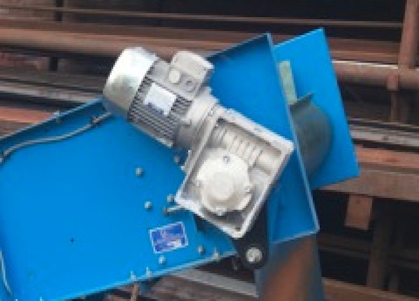X Used Rubber Belt Out Feed Conveyor