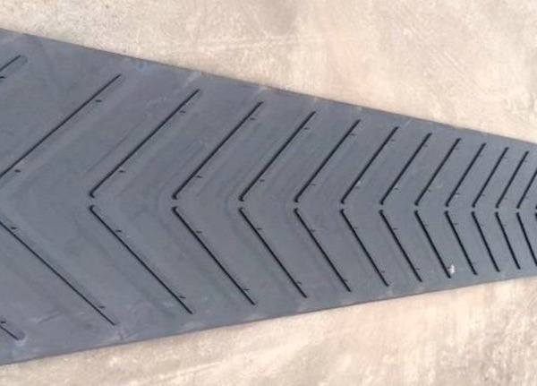 X SOLD 10m X 1.1m Used Conveyor