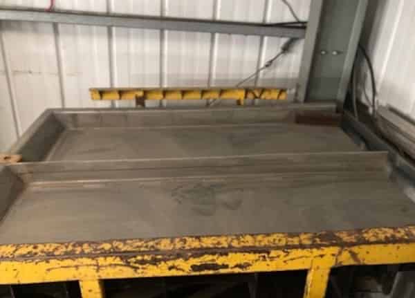 SOLD Used Oscillating Screening Table