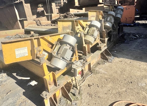 Used 4 Deck Mogensen Vibrating Feeder